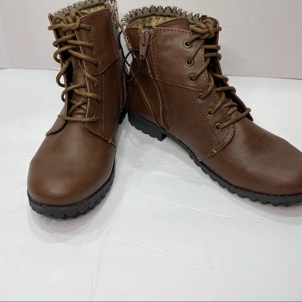 New combat boots size 4